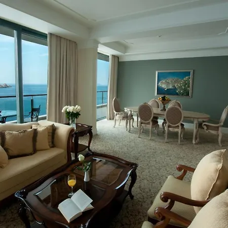 Royal Princess Hotell