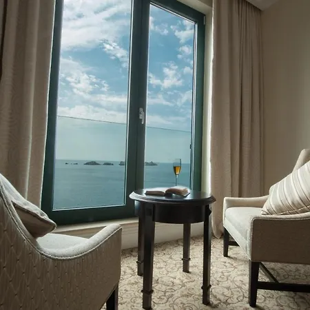 Royal Princess Hotel