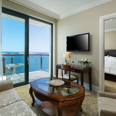 Royal Princess Hotell