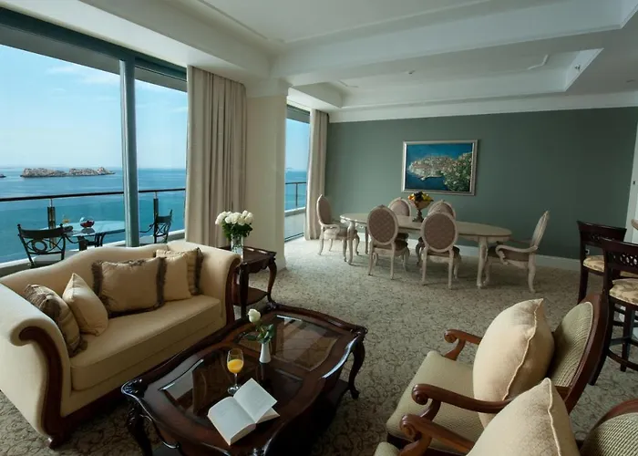 Royal Princess Hotel